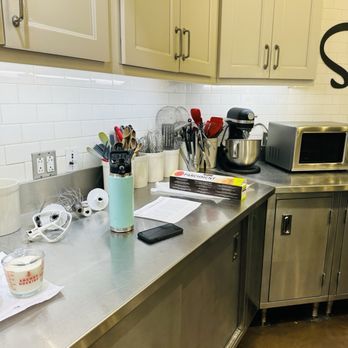 Sur La Table - Kitchen Supplies Near Me - Carmel, Indiana