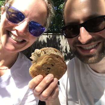 Hough Many Scoops - Ice cream sandwich - Ice Cream & Frozen Yogurt Near Me - Quincy, Massachusetts