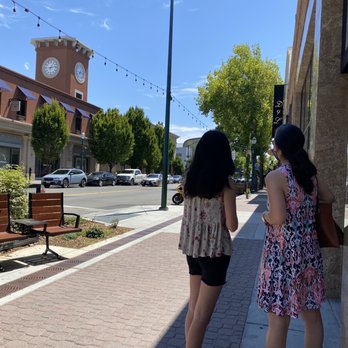 Brandy Melville - Line outside at 103 degrees! - Women's Clothing Near Me - Walnut Creek, California Brandy Melville - Line outside at 103 degrees! - Women's Clothing Near Me - Walnut Creek, California