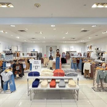 Forever 21 - Women's Clothing Near Me - Auburn, Massachusetts