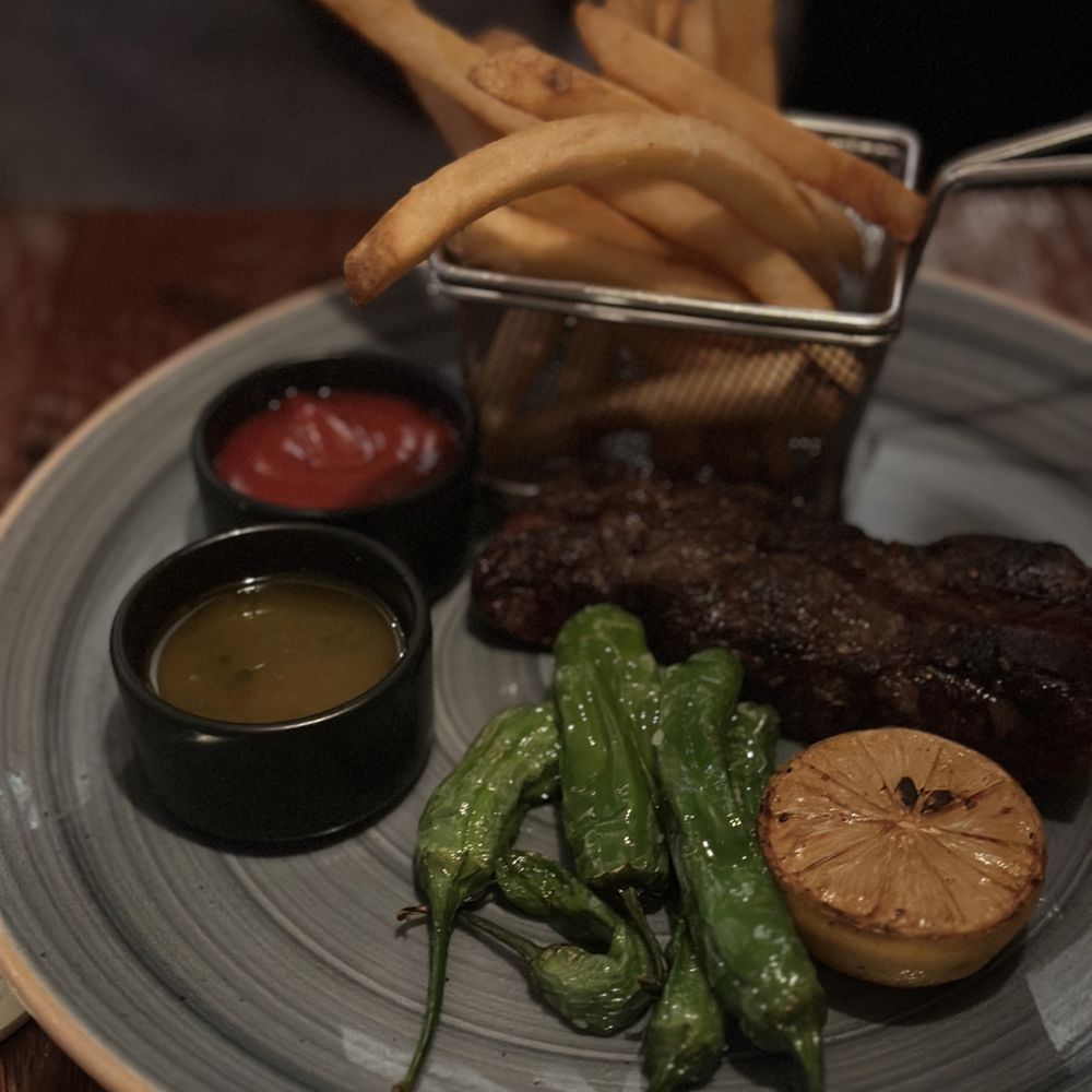 Braidwood Tavern - Wagyu Flat Iron Steak 6oz - Gastropubs Near Me - Whistler, British Columbia