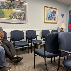 Neurology Center of Fairfax - Waiting room
