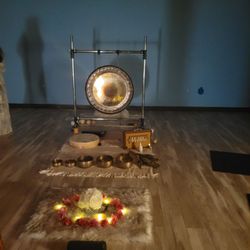 Heart N Soul Yoga Studio - Soundbath meditation instruments.