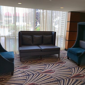 Inn at Great Neck - Sitting area off lobby - Hotels Near Me - Great Neck, New York Inn at Great Neck - Sitting area off lobby - Hotels Near Me - Great Neck, New York