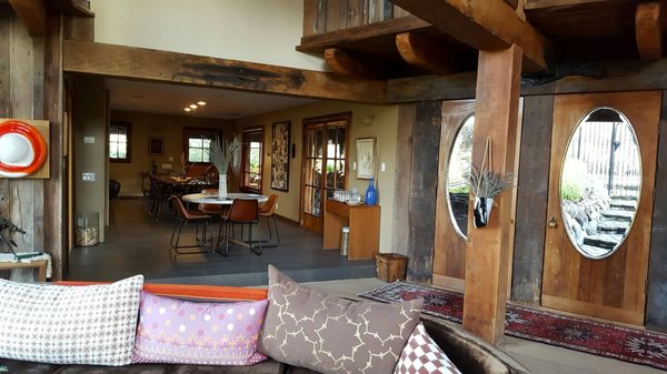 Inn Paradiso by null