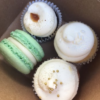 A Bakeshop - April Fools Day Haul 4/1/16  Strawberry Mini, Vanilla Mini, Chocolate Cake Salted Carmel Mini, & a Salted Carmel Macaroon - Bakeries Near Me - Phoenix, Arizona