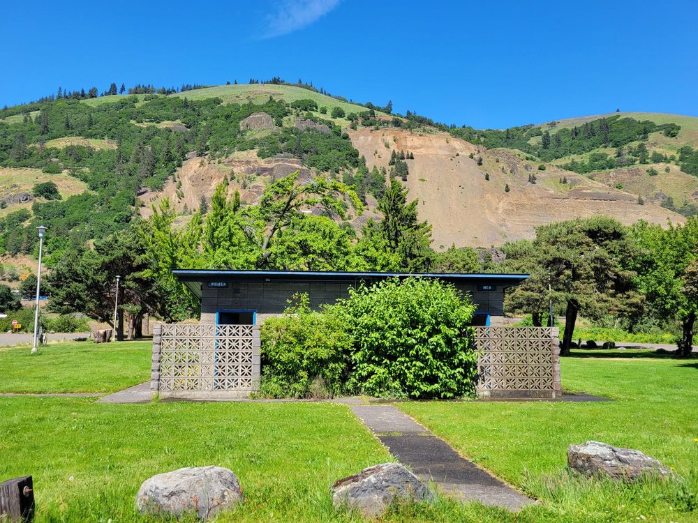 MARINA PARK Updated October 2024 1051 E Marina Way, Bingen