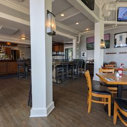 Madrona Bar & Grill