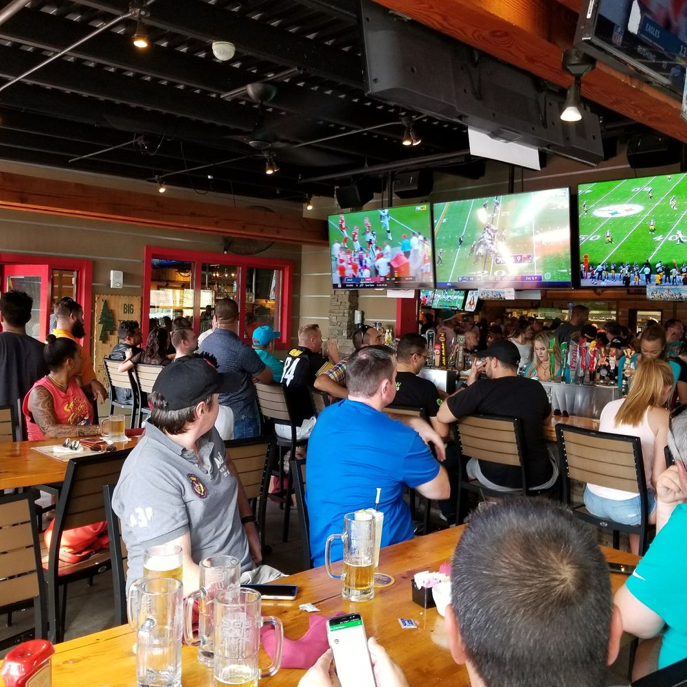 Twin Peaks - Sports Bars Near Me - Davie, Florida