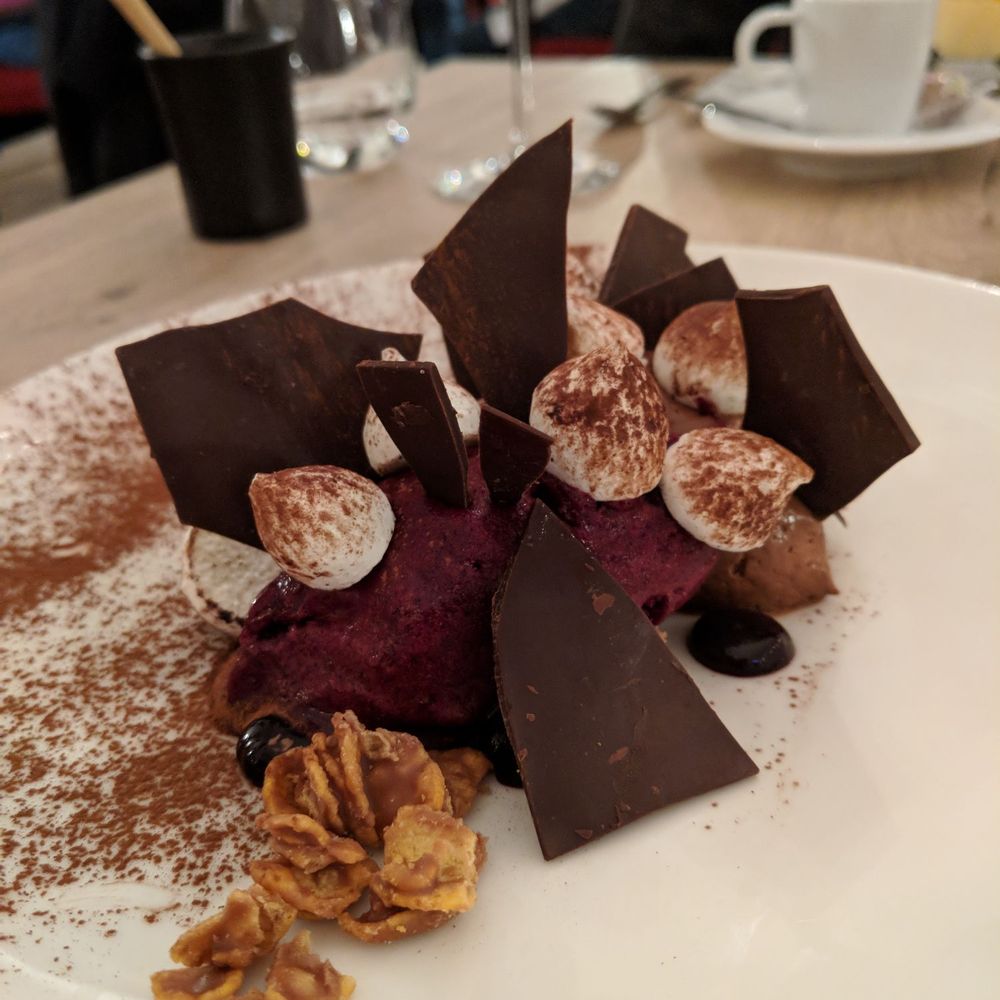 Les Arpents - The chocolate and blackcurrent dessert confection. - French Near Me - Amboise, 37