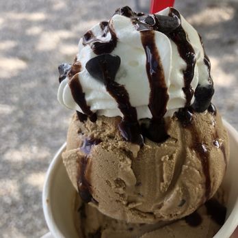 Chillz - Double scoop of coffee lovers in a dish. - Ice Cream & Frozen Yogurt Near Me - North Manchester, Indiana
