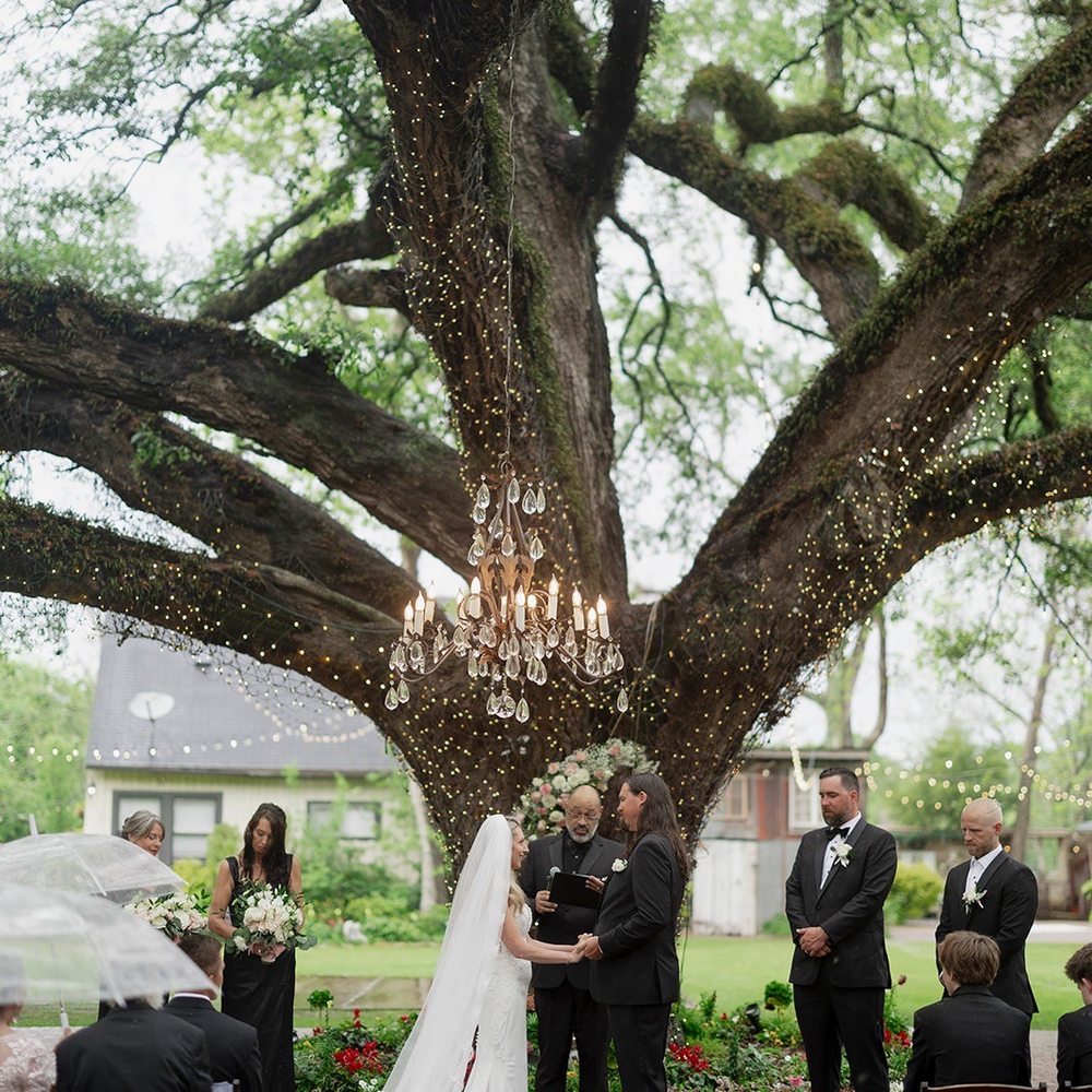 Oak Tree Manor - Bed & Breakfast Near Me - Spring, Texas Oak Tree Manor - Bed & Breakfast Near Me - Spring, Texas