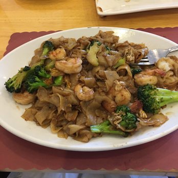 Thai BBQ - Pad see Phad See-Ew with shrimp - Thai Near Me - Union City, California