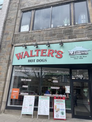 Walter's Hot Dogs by null