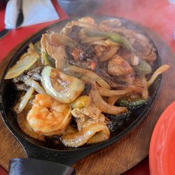 El Paraiso Mexican Grill - Fajita Sampler
