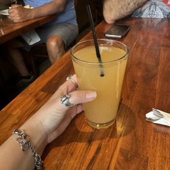 Hollywood Beach Cafe - Beach Mimosas- white peach. This is how a mimosa should always be served - Breakfast & Brunch Near Me - Oxnard, California