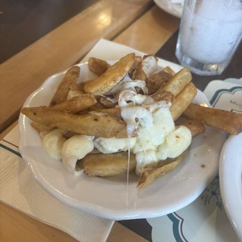 Hart's Turkey Farm Restaurant - Poutine? Can't really call it that when you forget the gravy. - American Near Me - Meredith, New Hampshire Hart's Turkey Farm Restaurant - Poutine? Can't really call it that when you forget the gravy. - American Near Me - Meredith, New Hampshire