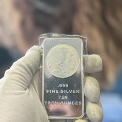 Wise Wolf Gold & Silver Denison