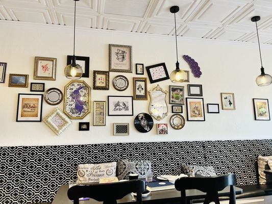 Drink Me! Tea Room by null