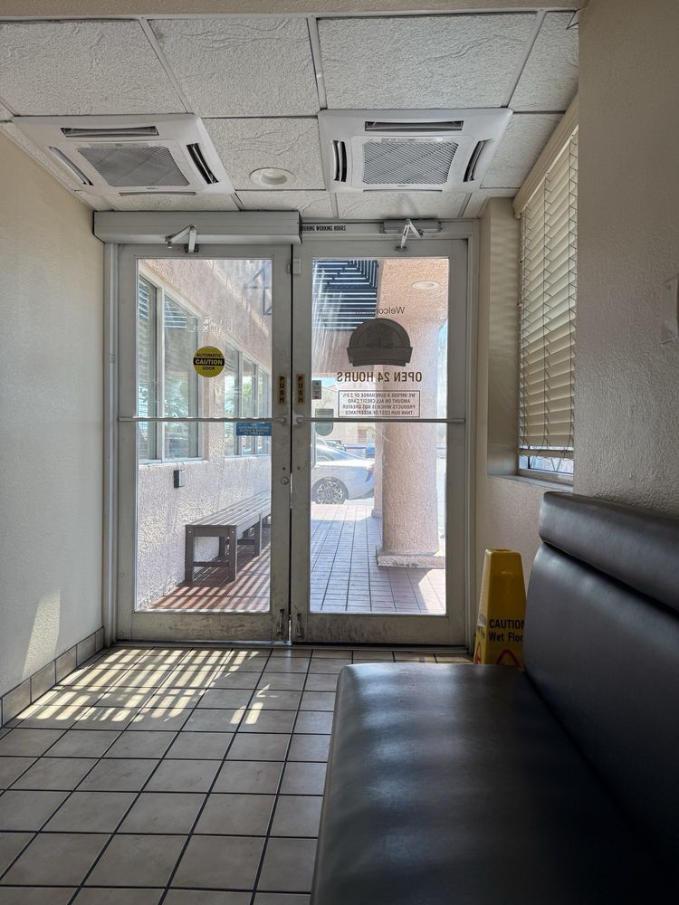 Blueberry Hill Family Restaurant - Photo 2