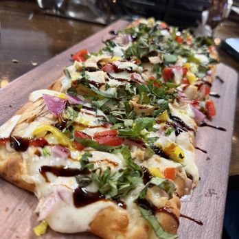 Chef Alfredo’s - Chicken Flatbread Pizza - Italian Near Me - Piney Flats, Tennessee Chef Alfredo’s - Chicken Flatbread Pizza - Italian Near Me - Piney Flats, Tennessee