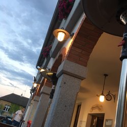 Restaurace U sv. Jakuba - Podvečer na předzahrádce v Nučicích .... stačí přimhořit oči... z dálky slyšíte moře a z blízka řeckou hudbu....