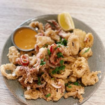 Pacific Catch - Cabo calamari - Sushi Bars Near Me - Santa Clara, California