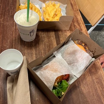 Shake Shack Valley Fair - Fast Food Near Me - Santa Clara, California Shake Shack Valley Fair - Fast Food Near Me - Santa Clara, California