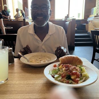 California Dreaming - Salad and soup - American Near Me - Surfside Beach, South Carolina California Dreaming - Salad and soup - American Near Me - Surfside Beach, South Carolina
