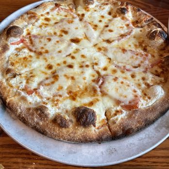 Otto's Pub & Brewery - White Pizza - Pubs Near Me - State College, Pennsylvania Otto's Pub & Brewery - White Pizza - Pubs Near Me - State College, Pennsylvania