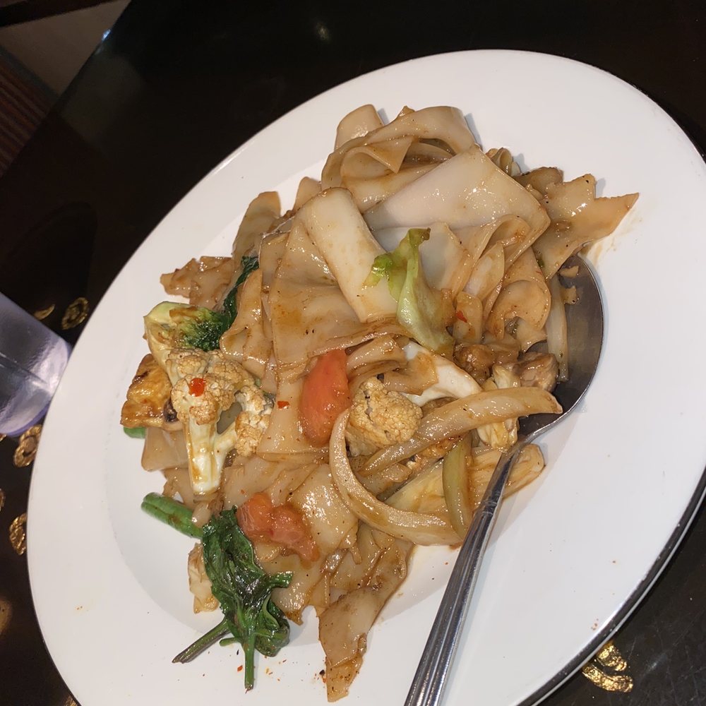 Thai Tanium Restaurant - Drunken noodles - Thai Near Me - Gaithersburg, Maryland Thai Tanium Restaurant - Drunken noodles - Thai Near Me - Gaithersburg, Maryland