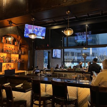 Bosscat Kitchen & Libations - Bar area - New American Near Me - Irvine, California