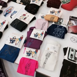 Le Marché des Modes - De bas en oh!