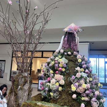 Galleria Shopping Center - Flower show - Shopping Centers Near Me - Edina, Minnesota Galleria Shopping Center - Flower show - Shopping Centers Near Me - Edina, Minnesota