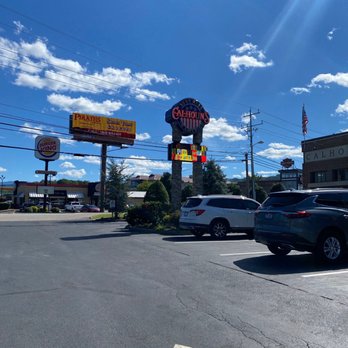 Calhoun's - American Near Me - Pigeon Forge, Tennessee
