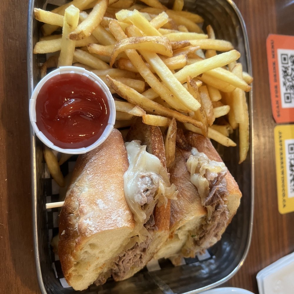 Jasper Brewing Company - Burgers Near Me - Jasper, Alberta