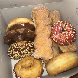 Mixed dozen! Mixed dozen!