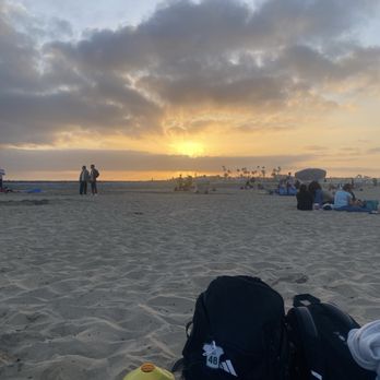 Newport Beach - This is a sunset at Newport Beach - Beaches Near Me