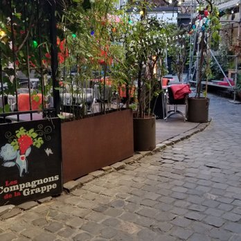 Les Compagnons de la Grappe - View of outdoor seating - French Near Me - Lille, 59