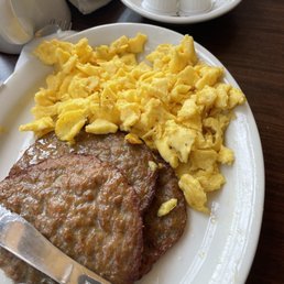 a plate of breakfast food a plate of breakfast food