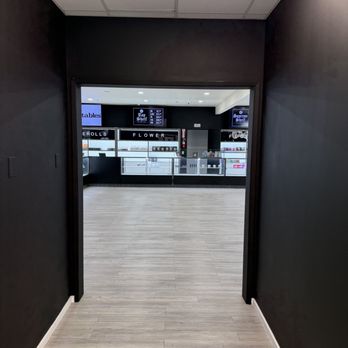 Turntables - Cannabis Dispensaries Near Me - Lake Elsinore, California Turntables - Cannabis Dispensaries Near Me - Lake Elsinore, California