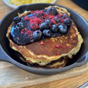 Bluestone Lane Larchmont Café - Coffee & Tea Near Me - Larchmont, New York Bluestone Lane Larchmont Café - Coffee & Tea Near Me - Larchmont, New York