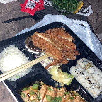 Kansai - Wakame salad and the side salad. Not featured, the miso soup! - Japanese Near Me - Oakland, California Kansai - Wakame salad and the side salad. Not featured, the miso soup! - Japanese Near Me - Oakland, California