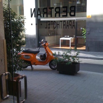 Vesping - Tours Near Me - Barcelona, B