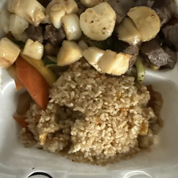 Ninja Sushi Steak House - Filet Mignon and scallops with vegetables and fried rice. - Sushi Bars Near Me - Fort Dodge, Iowa