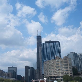 Shoreline Sightseeing - Sightseeing boat with with bridge and buildings - Architectural Tours Near Me - Chicago, Illinois Shoreline Sightseeing - Sightseeing boat with with bridge and buildings - Architectural Tours Near Me - Chicago, Illinois