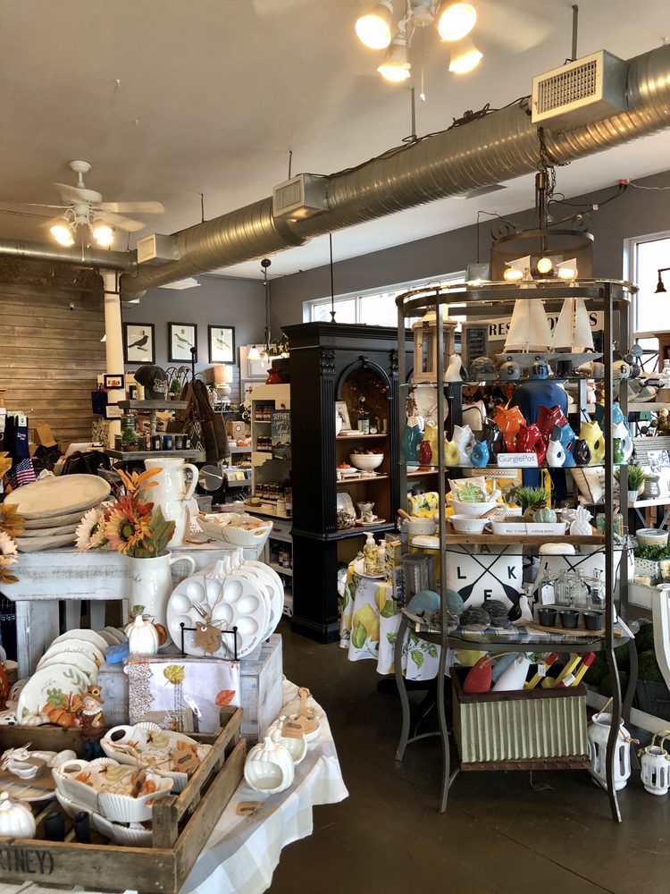 HONEYSUCKLE HOME Updated August 2024 23 Photos 428 South Main St