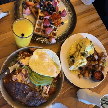 Pradera Brunch - Smoked Brisket Benedict, Chilaquiles W/ Ribeye & 3 Leches Waffles!!! - Breakfast & Brunch Near Me - Costa Mesa, California