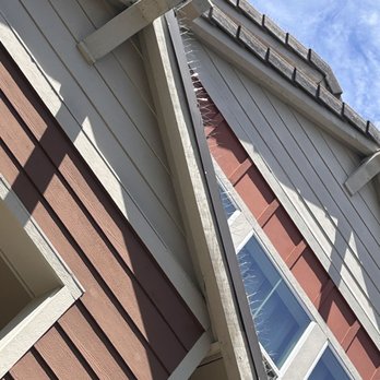 Reinmanpro - Bird spike installation on multiple levels of the house - Pressure Washers Near Me - Banning, California Reinmanpro - Bird spike installation on multiple levels of the house - Pressure Washers Near Me - Banning, California