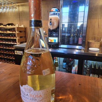 Riverwood Winery - Moscato - Wineries Near Me - Rushville, Missouri Riverwood Winery - Moscato - Wineries Near Me - Rushville, Missouri